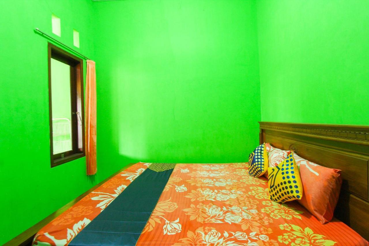 SPOT ON 1931 Kampung Osing Inn Banyuwangi  Exterior foto