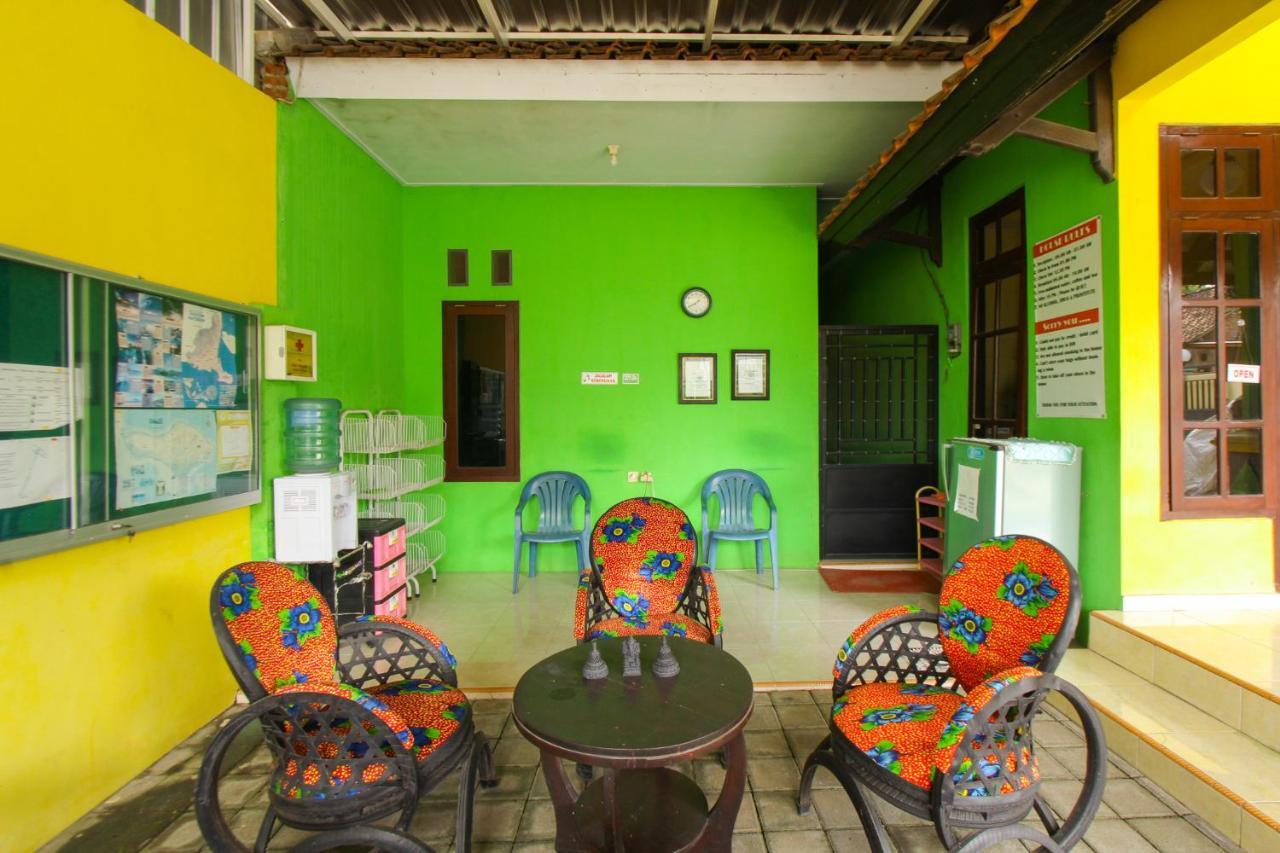SPOT ON 1931 Kampung Osing Inn Banyuwangi  Exterior foto