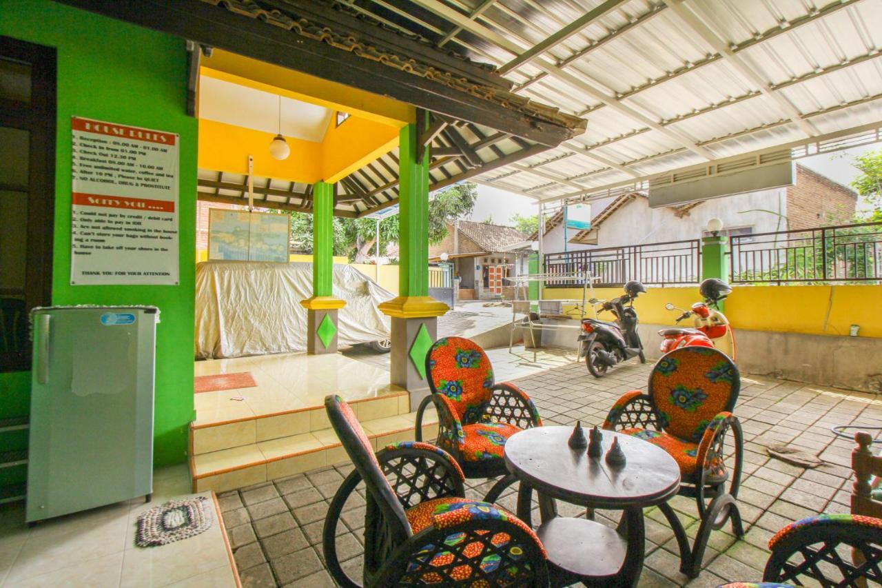 SPOT ON 1931 Kampung Osing Inn Banyuwangi  Exterior foto